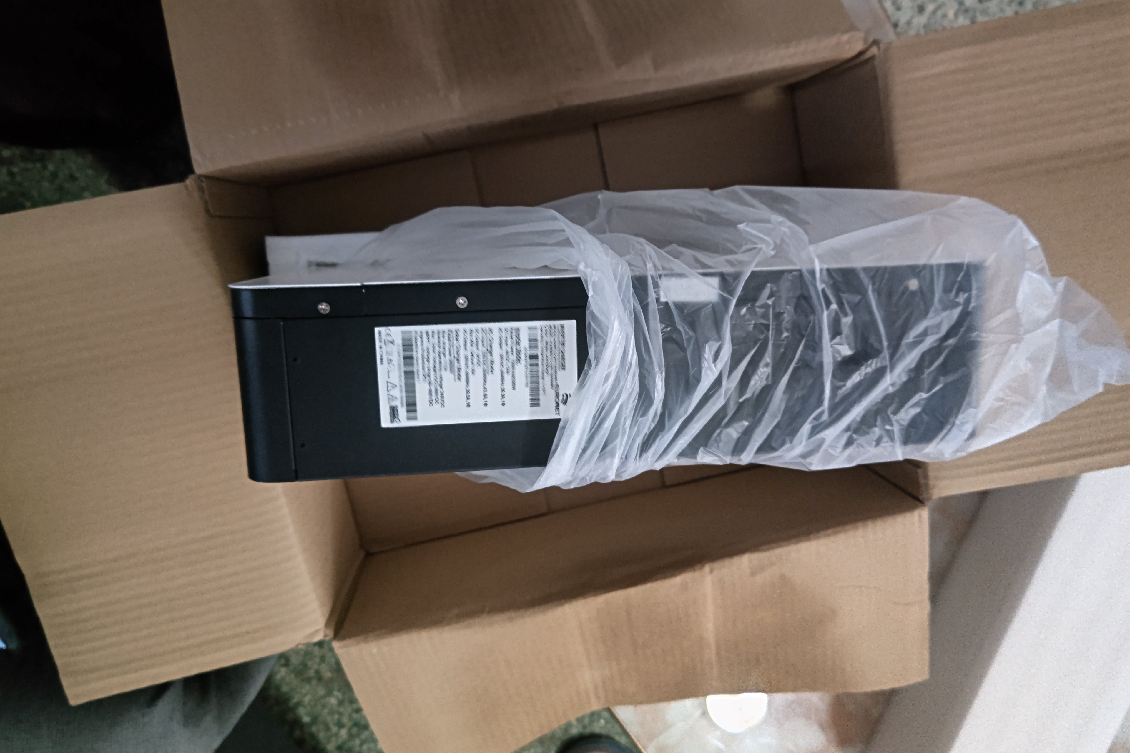 Convertisseur Hybride 1-6Kwh disponible